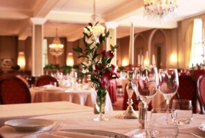 Lunch and dinner served, local and international cuisine