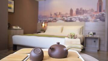 Executive King Room | Desk, blackout curtains, iron/ironing board, free WiFi