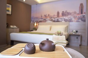 行政大床房 | 办公桌、遮光窗帘、熨斗/熨板、免费 WiFi