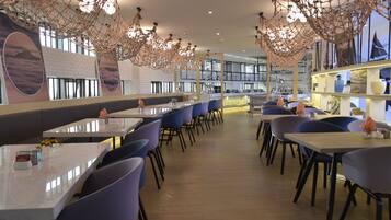 Breakfast, lunch and dinner served