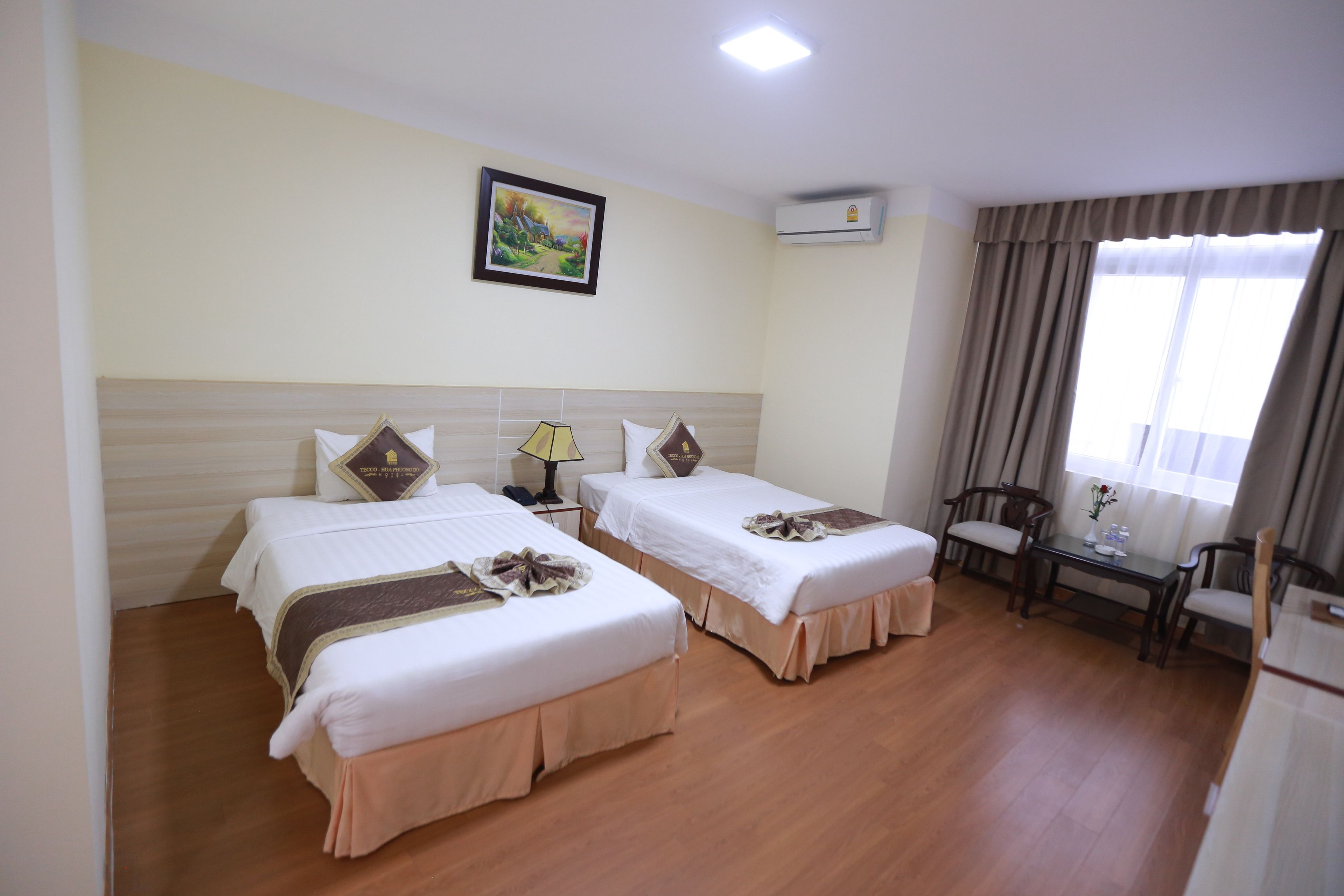 superior double or twin room, smoking, refrigerator | minibar, in-room safe, individually decorated, individually furnished