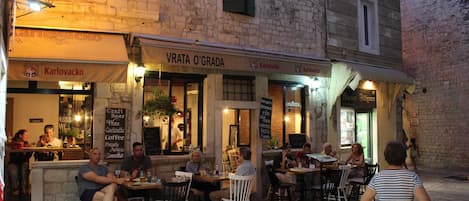 Breakfast, lunch, dinner served; Mediterranean cuisine