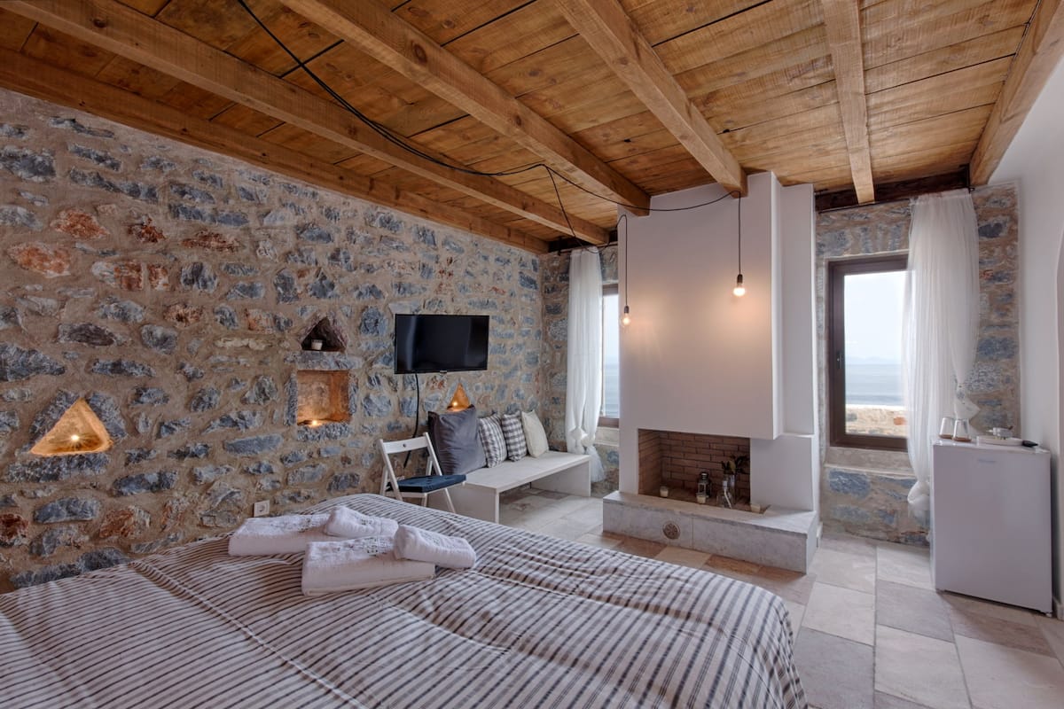 Familie suite, 2 slaapkamers, uitzicht op zee | Luxe beddengoed, pillowtop-bedden, een kluis op de kamer