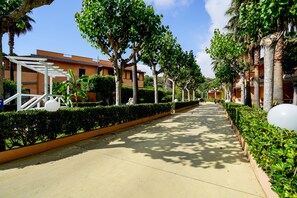 Exterior - Old River Residence (Ricadi)