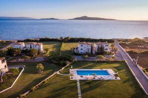Garden - Neapoli Villas (Monemvasia)
