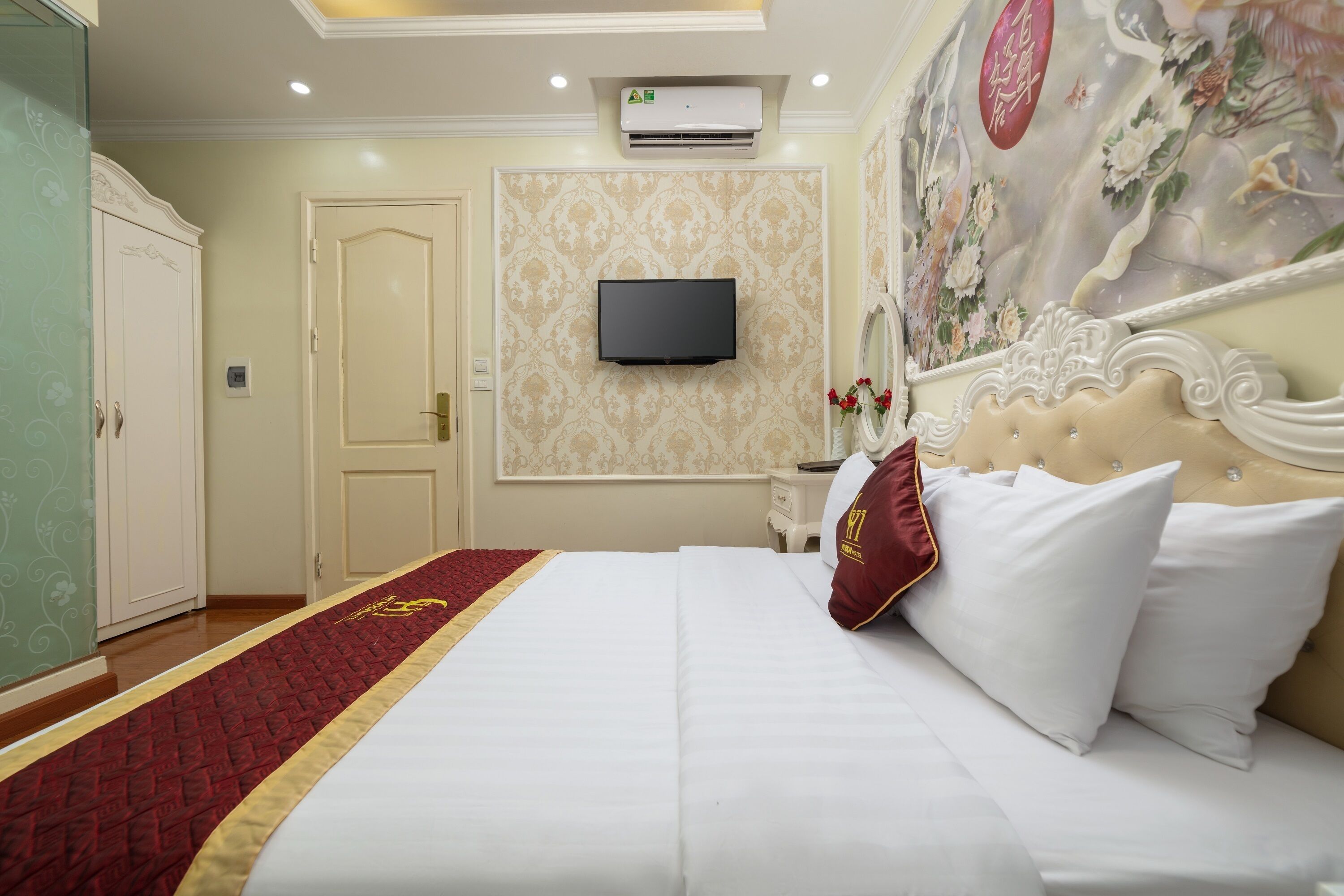 1 bedroom, premium bedding, minibar, in-room safe