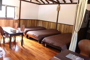 Cottage, không hút thuốc | Trang trí khác biệt, trang bị nội thất với thiết kế riêng biệt, bàn 