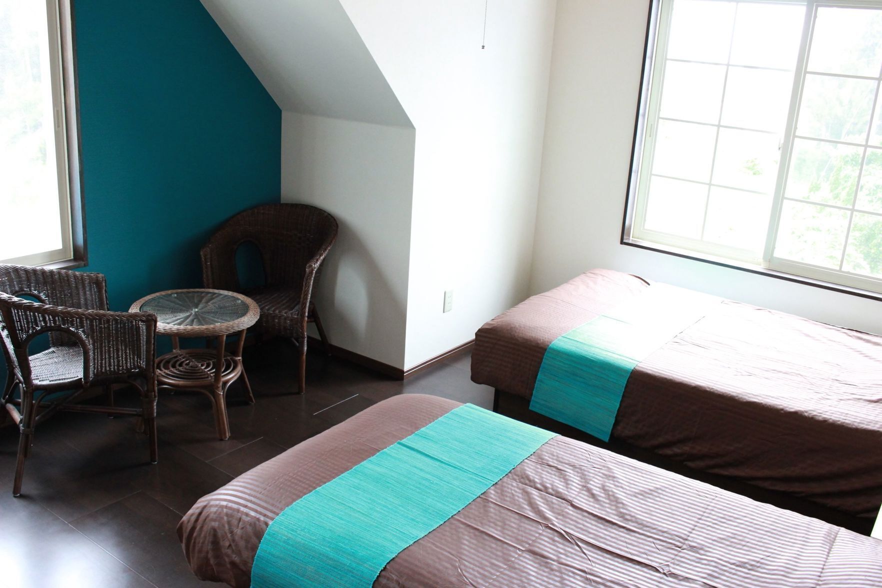 Decoración personalizada, muebles diferentes y escritorio 