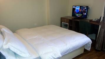 Double Room, Smoking, City View | 1 bedroom, Egyptian cotton sheets, premium bedding, minibar