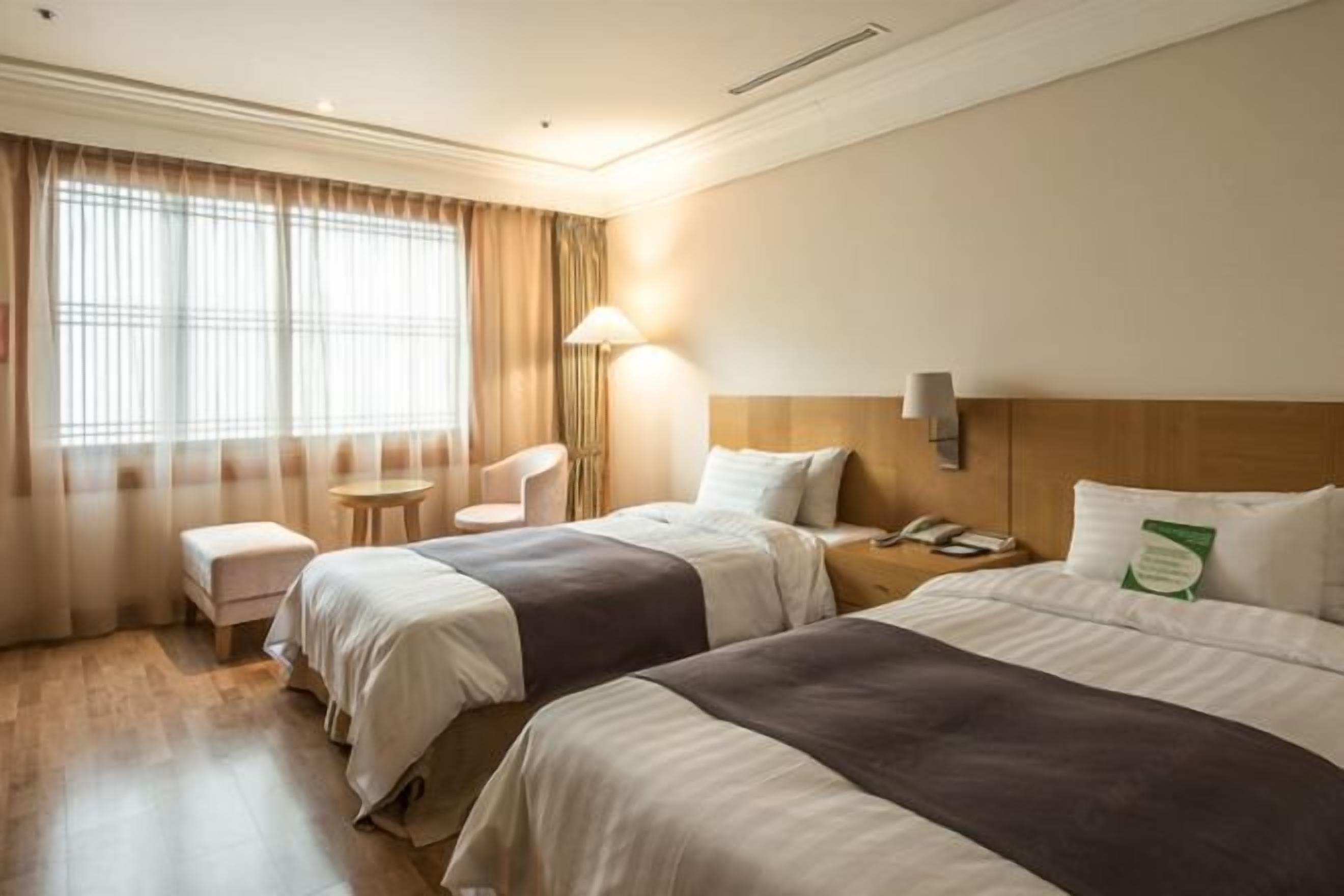 Minibar, in-room safe, desk, blackout curtains
