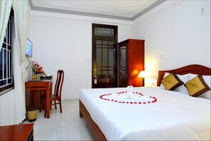 Superior Room | In-room safe, desk, free WiFi - Camellia Homestay (Da Nang)