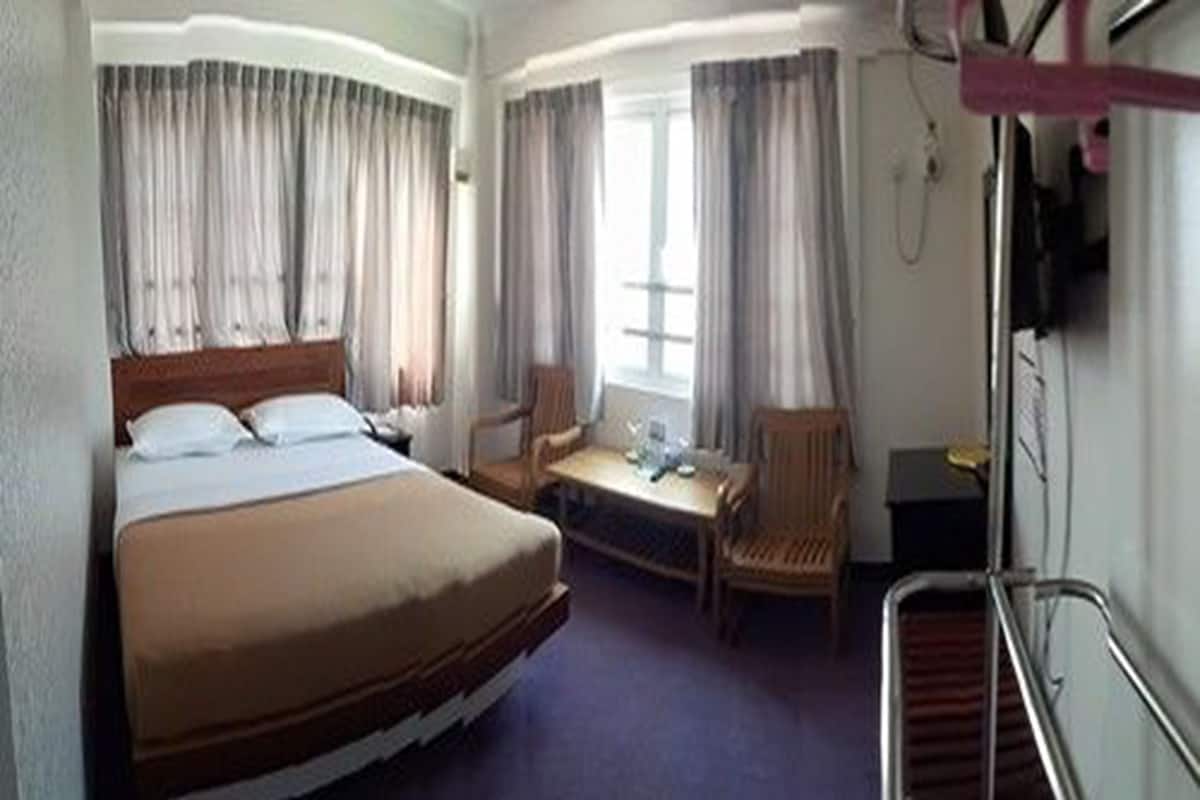 Standard Double Room | Minibar, desk, WiFi (free), bed sheets