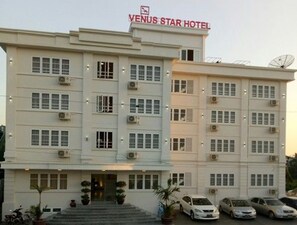 Front of property - Venus Star Hotel (Yangon)