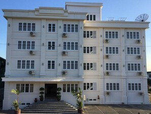 Front of property - Venus Star Hotel (Yangon)
