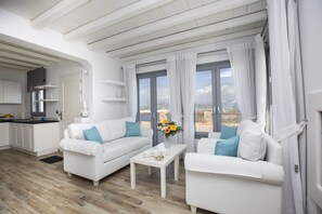 Villa Premium - privat pool - havsutsikt | Vardagsrum | 42-tums smart-tv med satellitkanaler, tv och Netflix