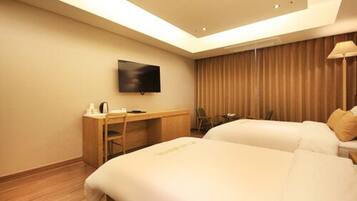 Kamar Twin Standar | Brankas, tirai kedap cahaya, kedap suara, dan setrika/meja setrika