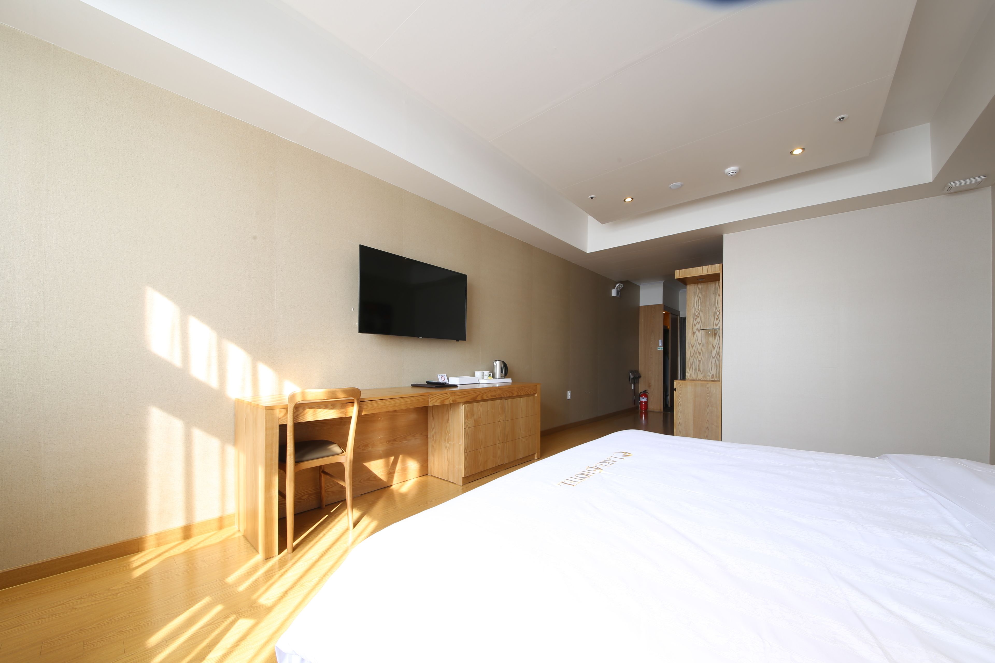 vip double room | room amenity