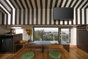 Deluxe Double Room | City view - Stayzi Hotel (Da Nang)