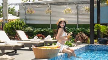 Outdoor pool, pool loungers