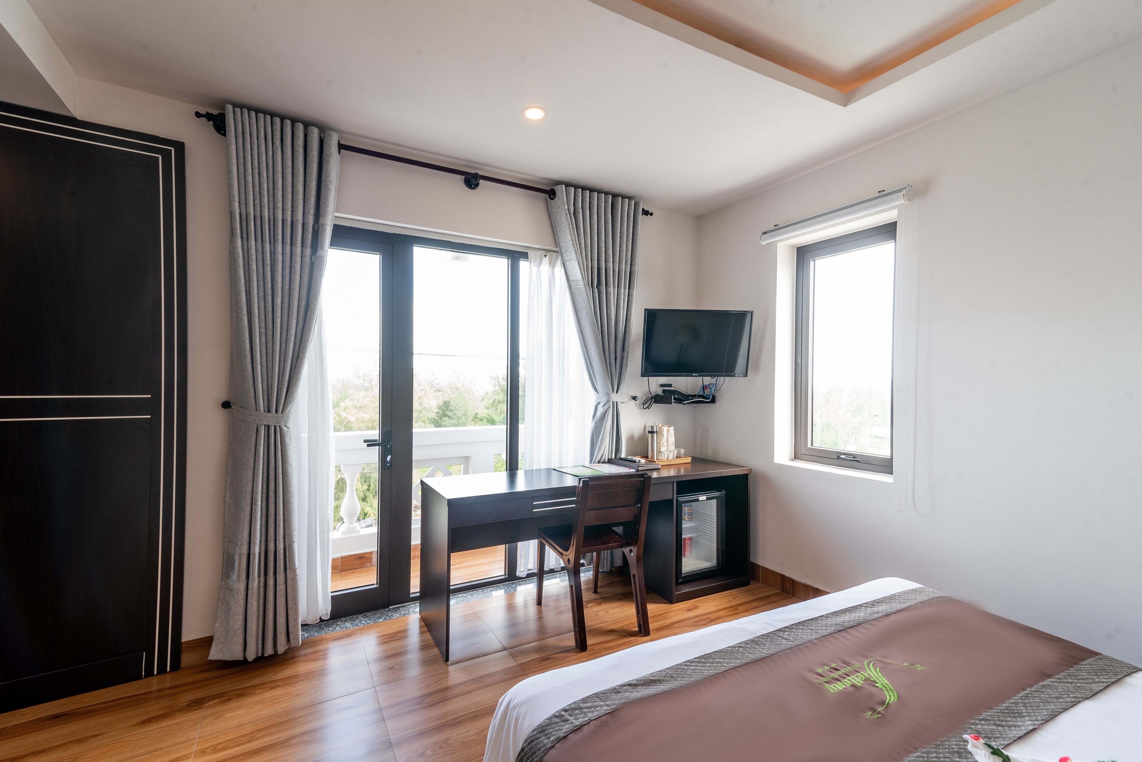 deluxe double room | city view