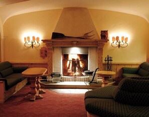 Interior detail - Petit Steffani (St. Moritz)