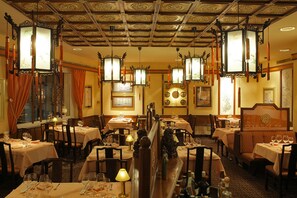 مطعم