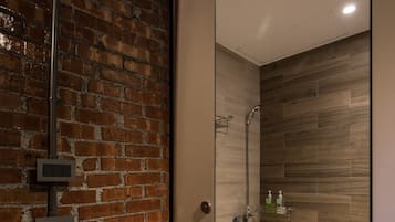 Economy Double Room | Bathroom | Shower, free toiletries, hair dryer, slippers