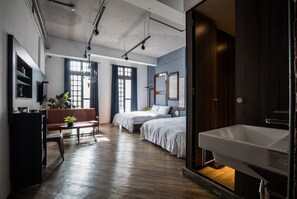 Habitación cuádruple clásica | Cortinas opacas, wifi gratis, ropa de cama