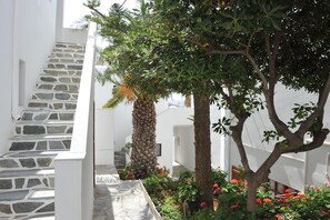 Exterior detail - Rallis Apartments (Paros)