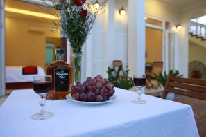 Superior Twin Room, Pool Access, Garden View | Lobby - La Uy Villa (Da Nang)