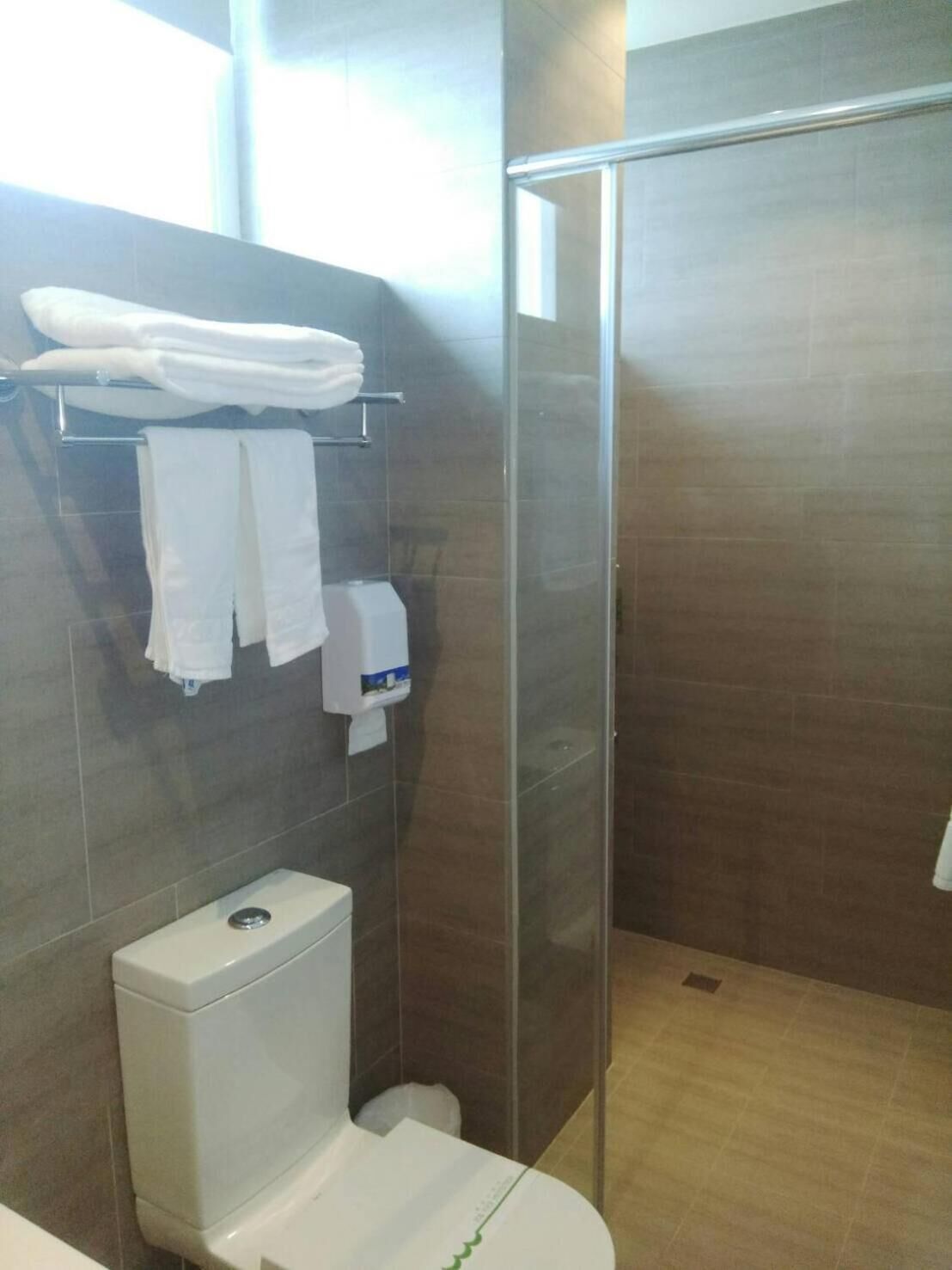 shower, free toiletries, hair dryer, slippers