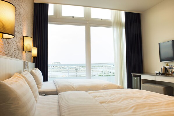 Deluxe Twin Room, 2 Double Beds | Desk, blackout curtains, free WiFi