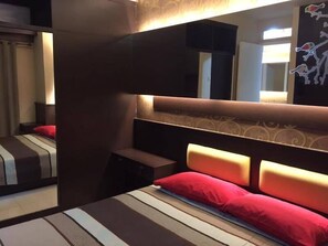 奢華雙人房單人入住, 2 間臥室, 冰箱, 泳池景觀 | 保險箱