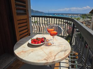 Family Studio, Sea View | Down duvets, in-room safe, blackout curtains, free WiFi - apart hotel Kalaskiso' (Giardini Naxos)