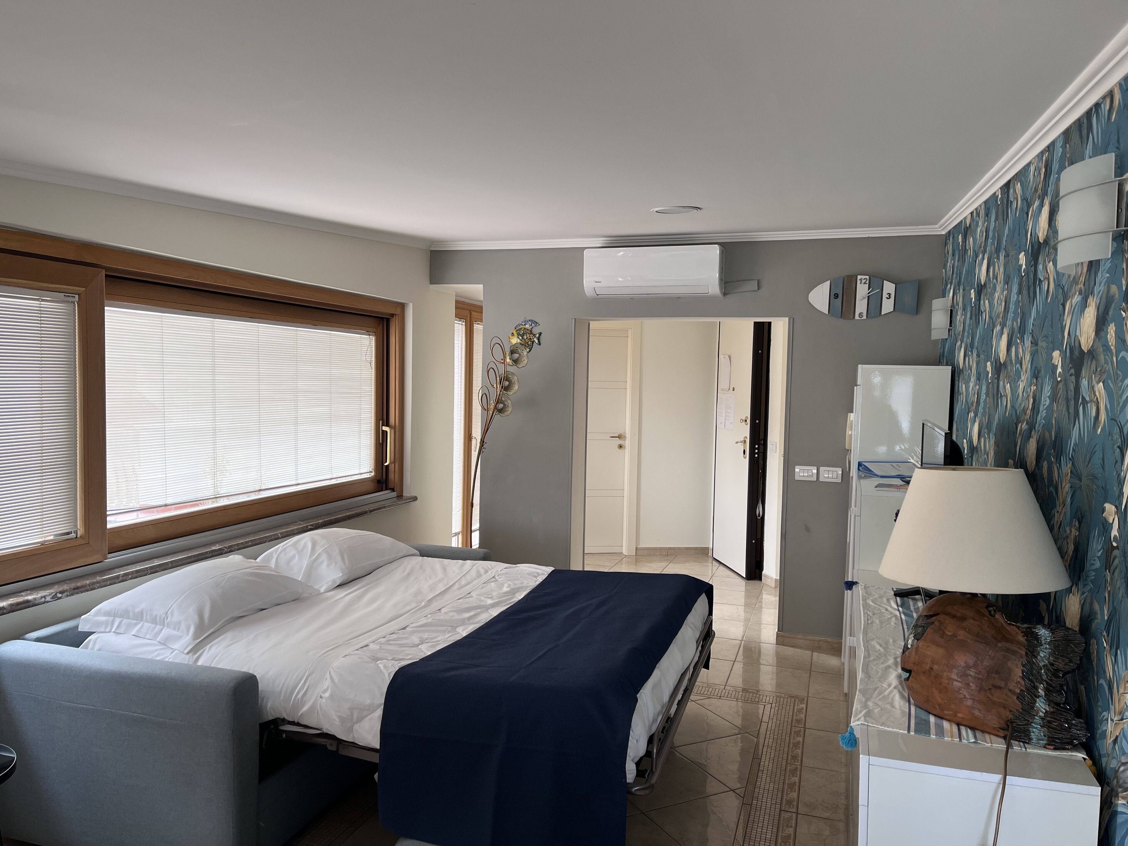 panoramic condo | living area | flat-screen tv