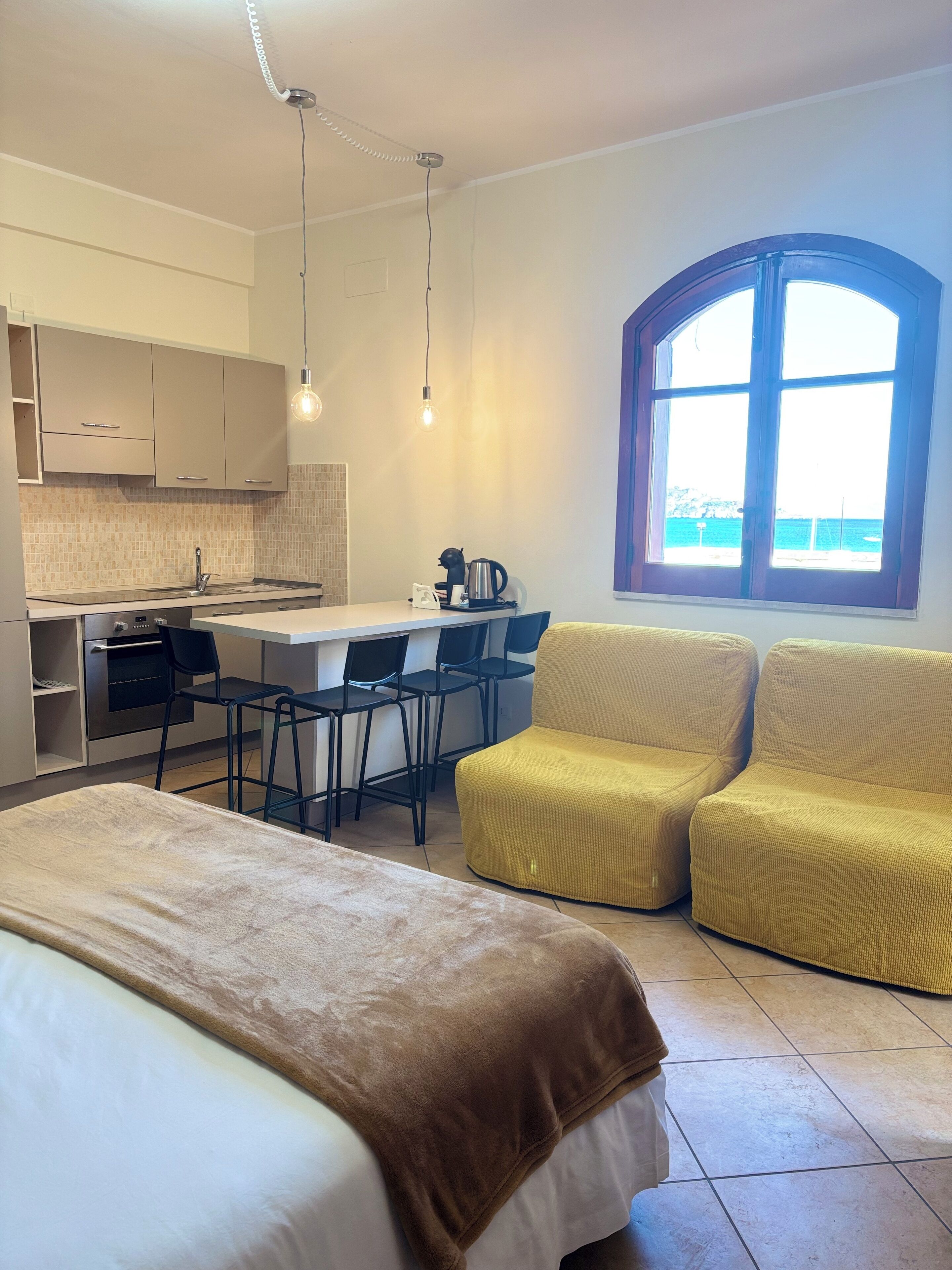 Down duvets, in-room safe, blackout curtains, free WiFi