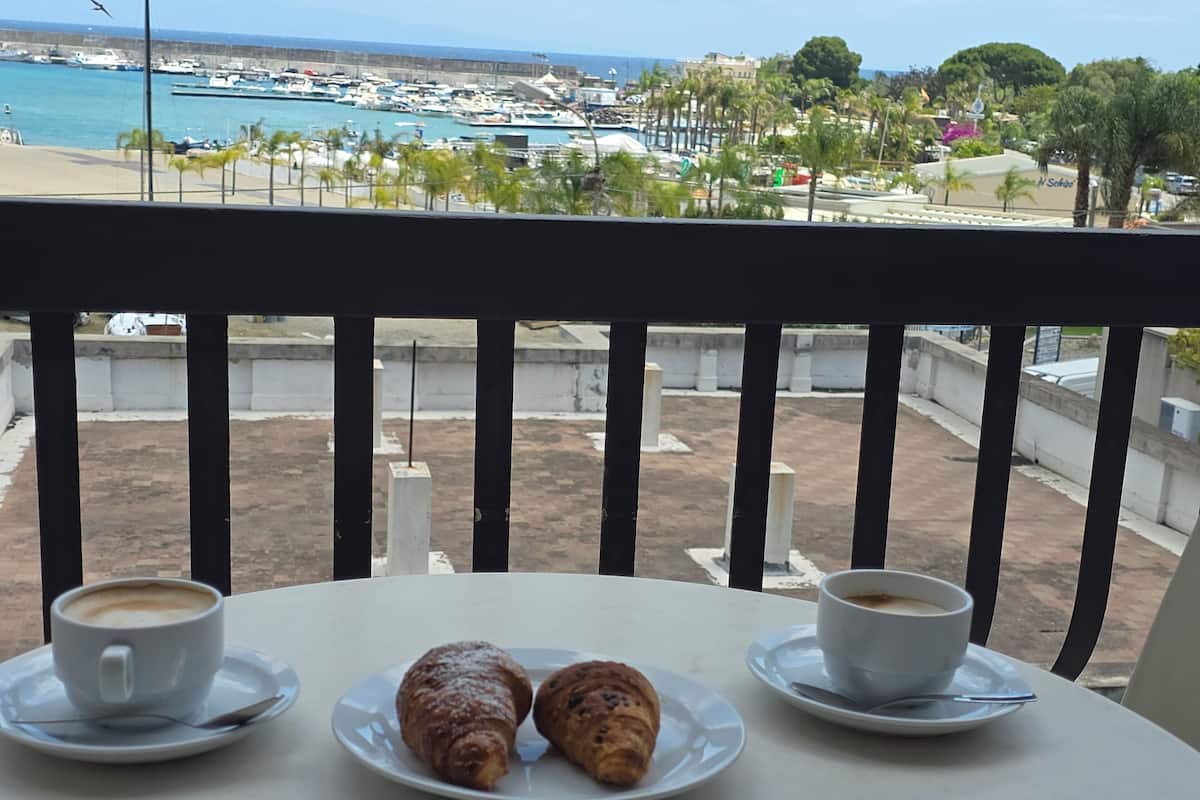 Standard Double Room, Ocean View | 1 bedroom, down comforters, in-room safe, blackout drapes