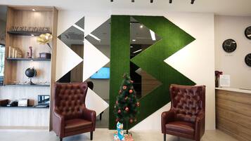 Área de estar no saguão