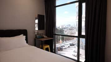 Standard Single Room (With Window) | In-room safe, desk, soundproofing, iron/ironing board