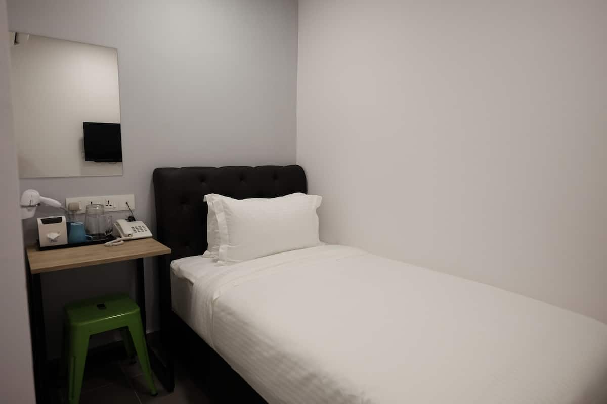 Standard Single Room, No Windows | In-room safe, desk, soundproofing, iron/ironing board (on request)