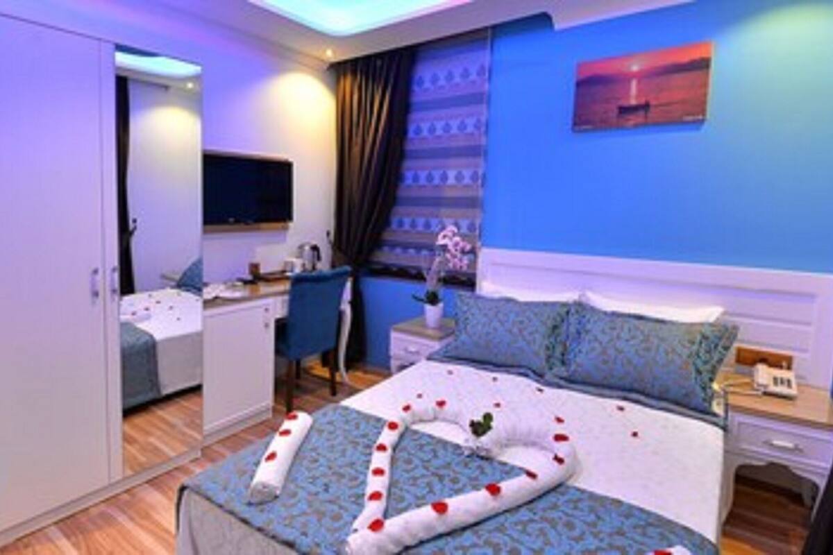 double room | minibar, desk, soundproofing, cots/infant beds