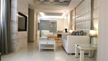 Deluxe Double Room | Premium bedding, down comforters, minibar, individually decorated