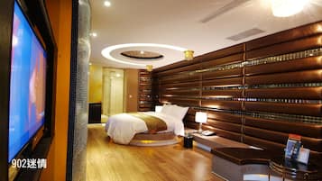 Premium bedding, down comforters, minibar, individually decorated