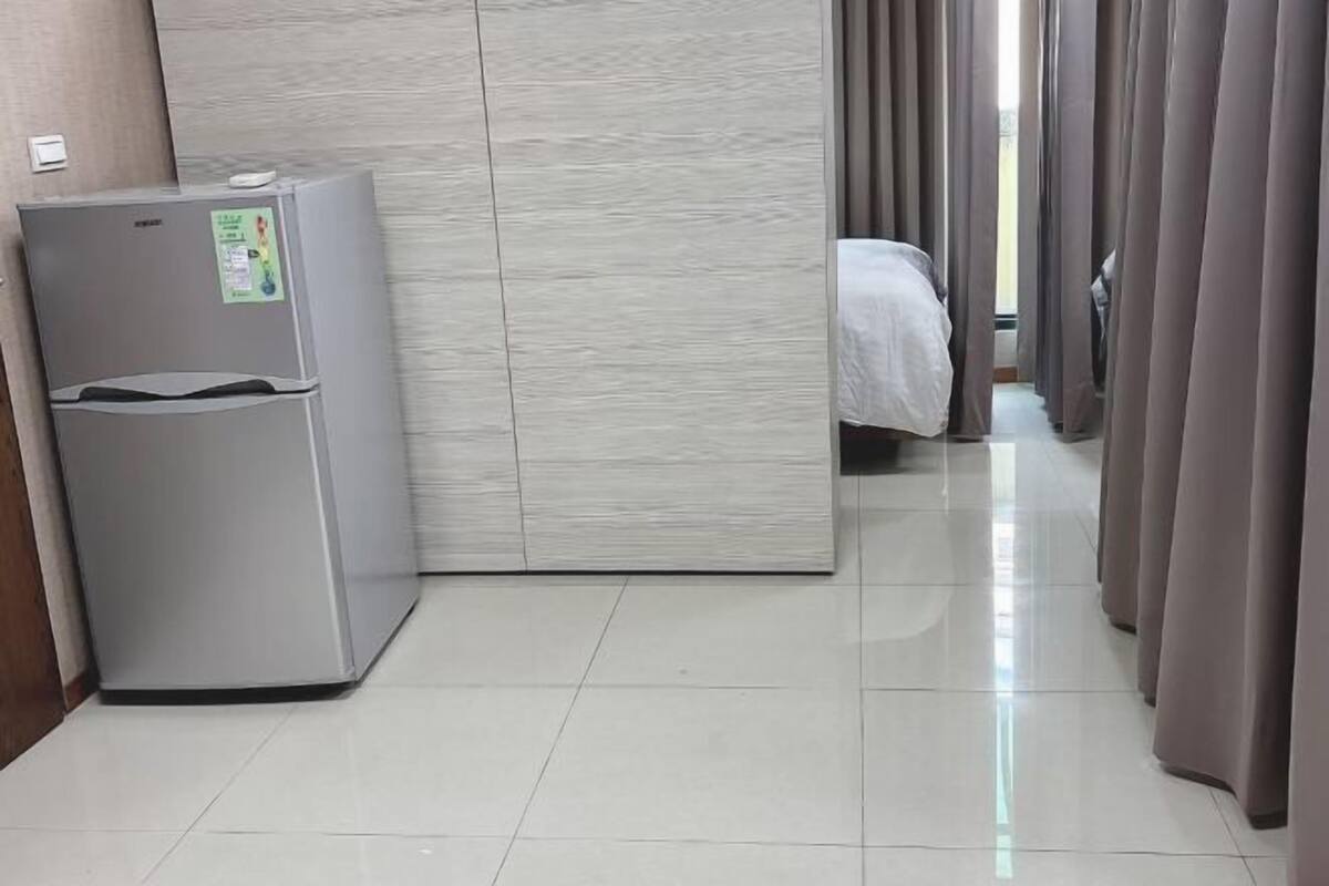 Roupas de cama premium, edredons de pluma, frigobar