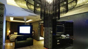Literie de qualité, couette en duvet, minibar, décor unique