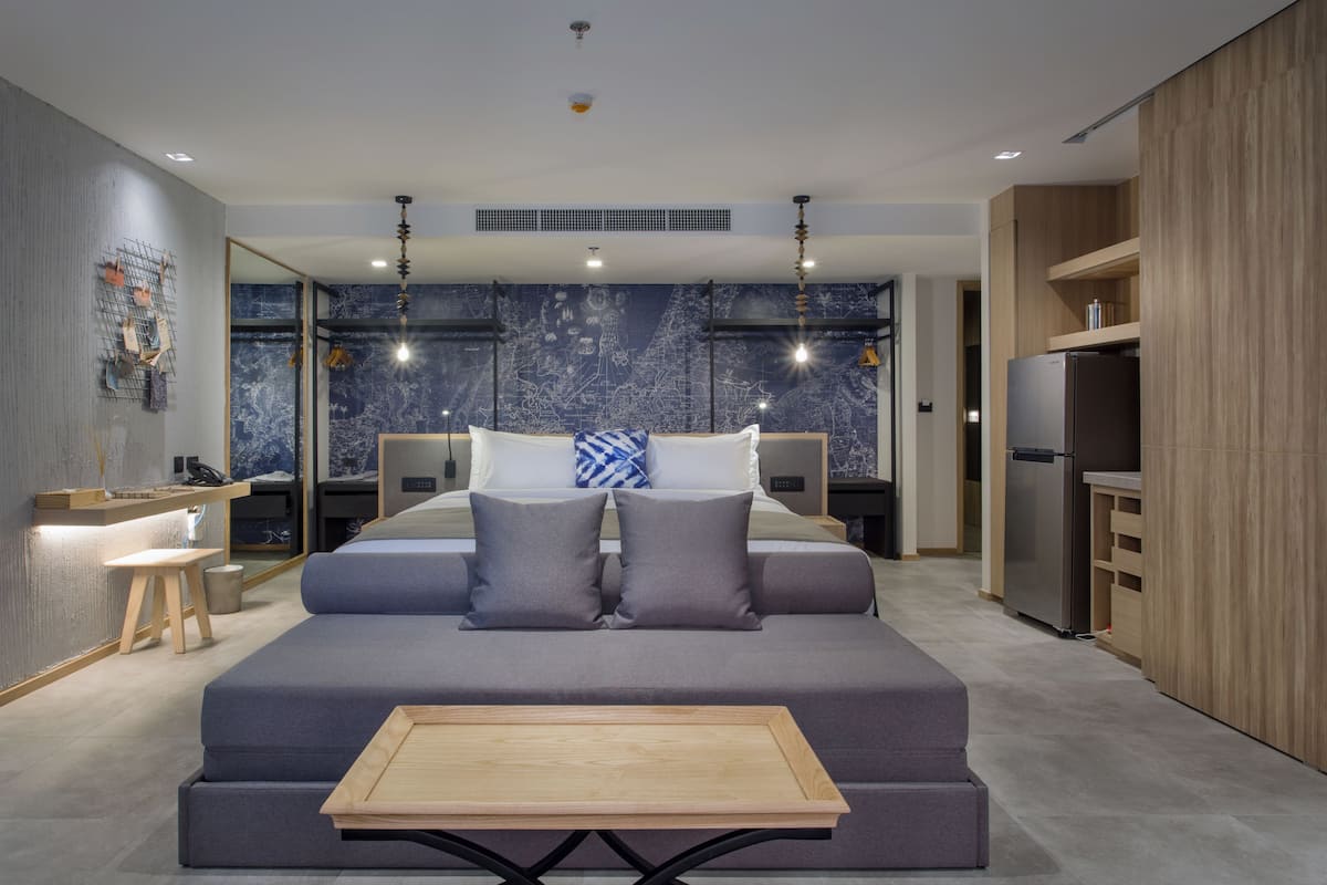 in-room safe, desk, laptop workspace, soundproofing