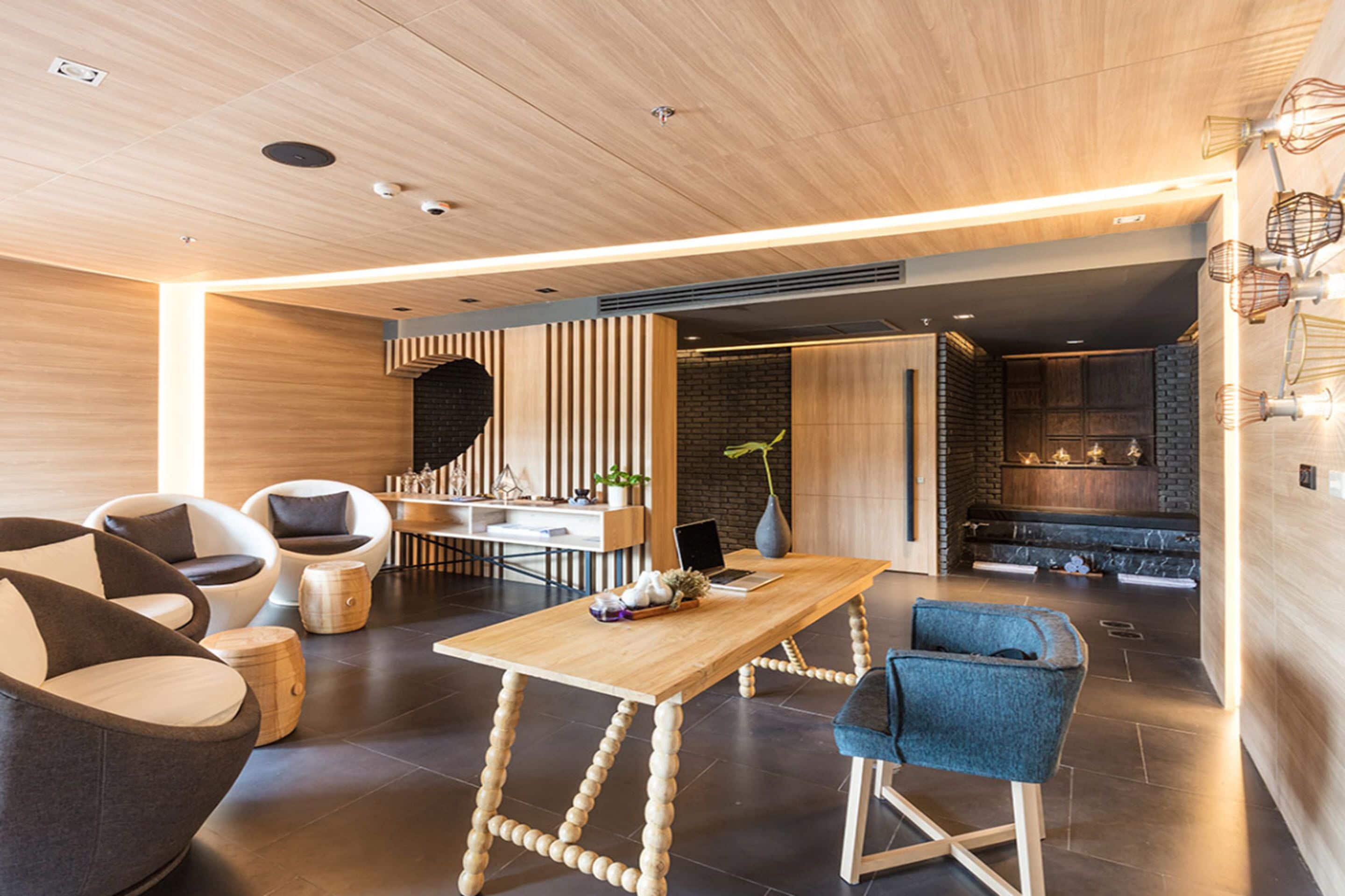 couples treatment room(s), body treatments, aromatherapy, thai massages