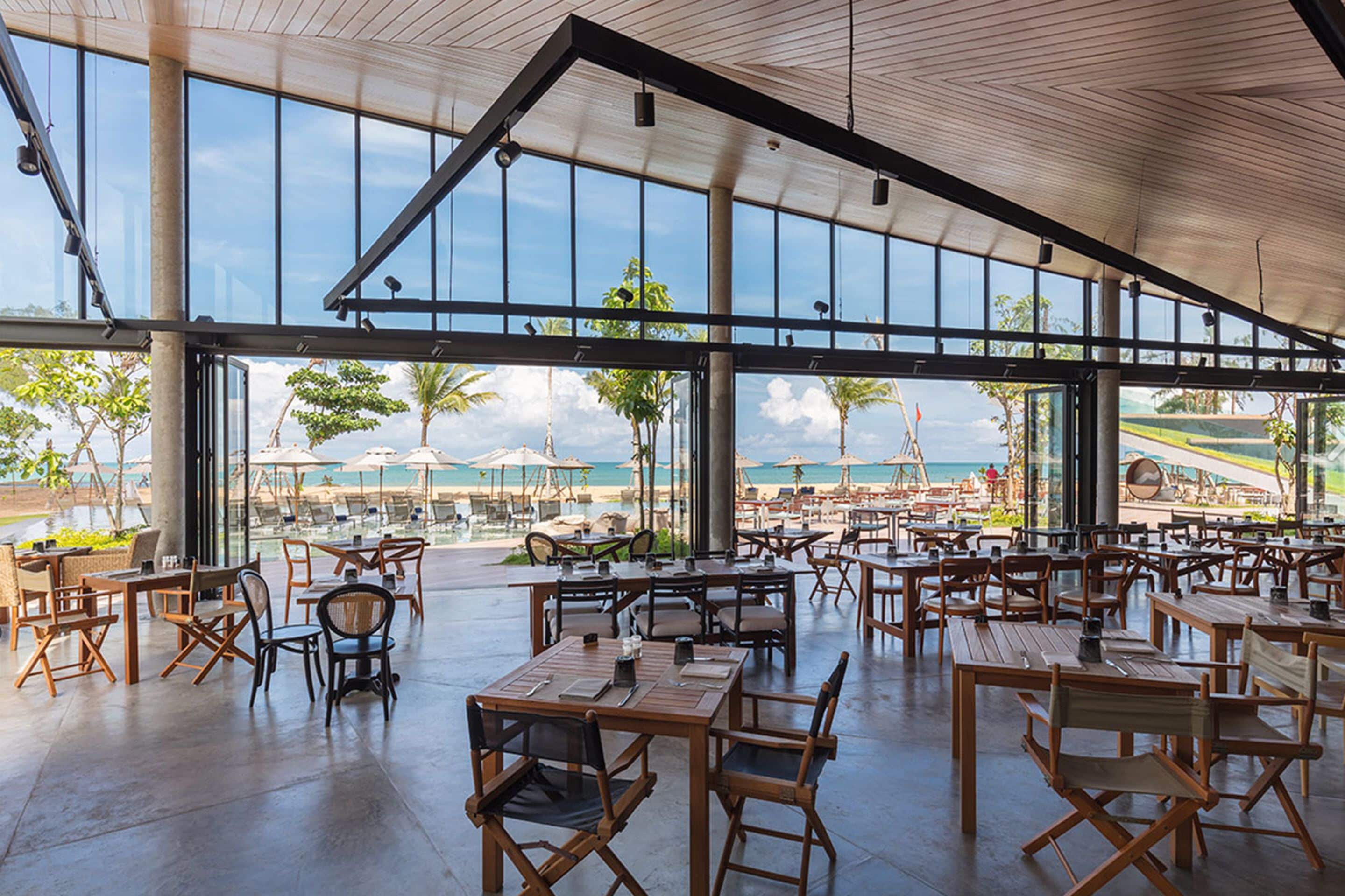 2 restaurants, spécialités Cuisine internationale