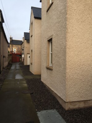 Front of property - 6 Varis Apartments (Forres)
