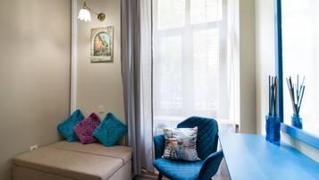 Habitació triple | Decoració individual, mobiliari individual i escriptori